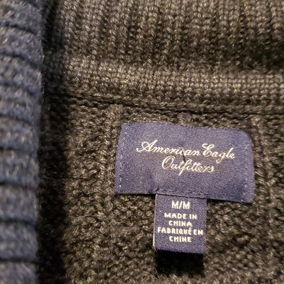 American Eagle sweater - Picture 3 of 3